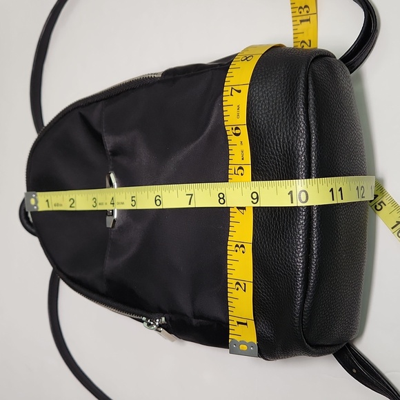 KENNETH COLE REACTION MINI BACKPACK EUC - Picture 16 of 17